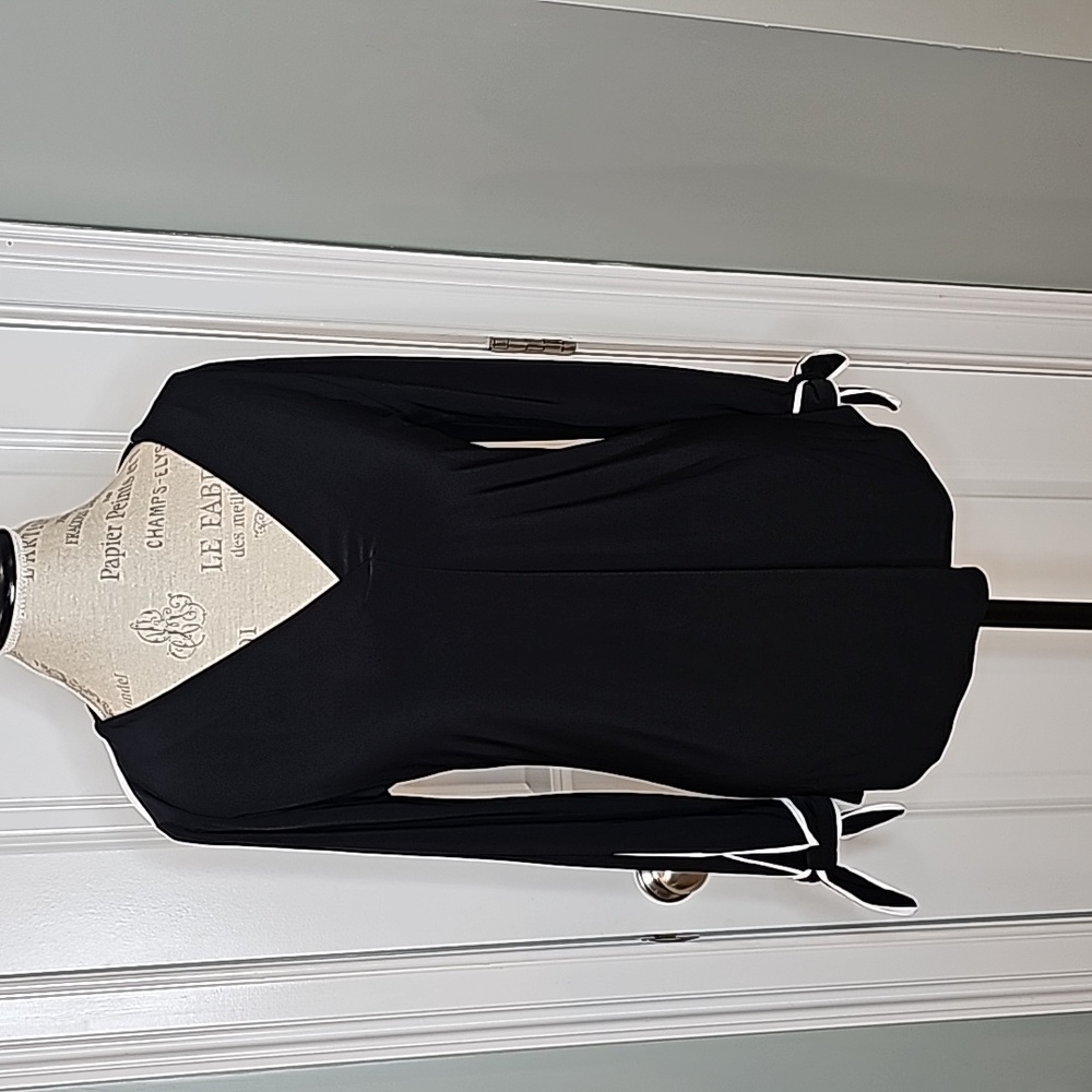White House Black Market V-Neck Black Blouse with White Accents - Picture 4 of 9